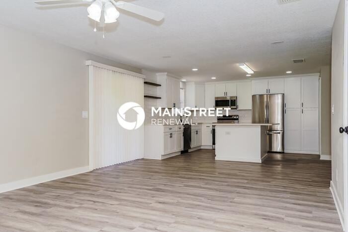925 N Singleton Ave - Photo 4 of 16