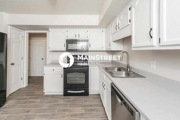 658 Cornerbrook Ln - Photo 5 of 17