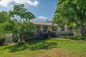 featured image of 3902 Laird Ln
