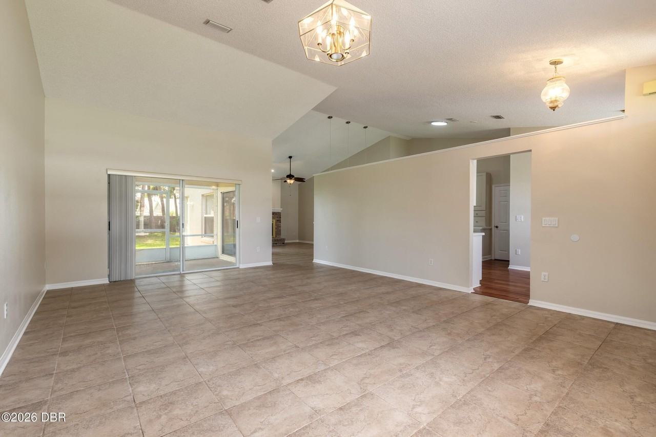 109 Brookhollow Cir - Photo 3 of 36