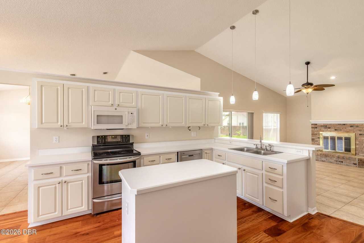 109 Brookhollow Cir - Photo 7 of 36