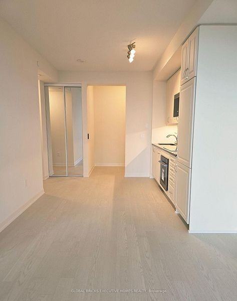 38 Annie Craig Drive - Photo 4 of 9