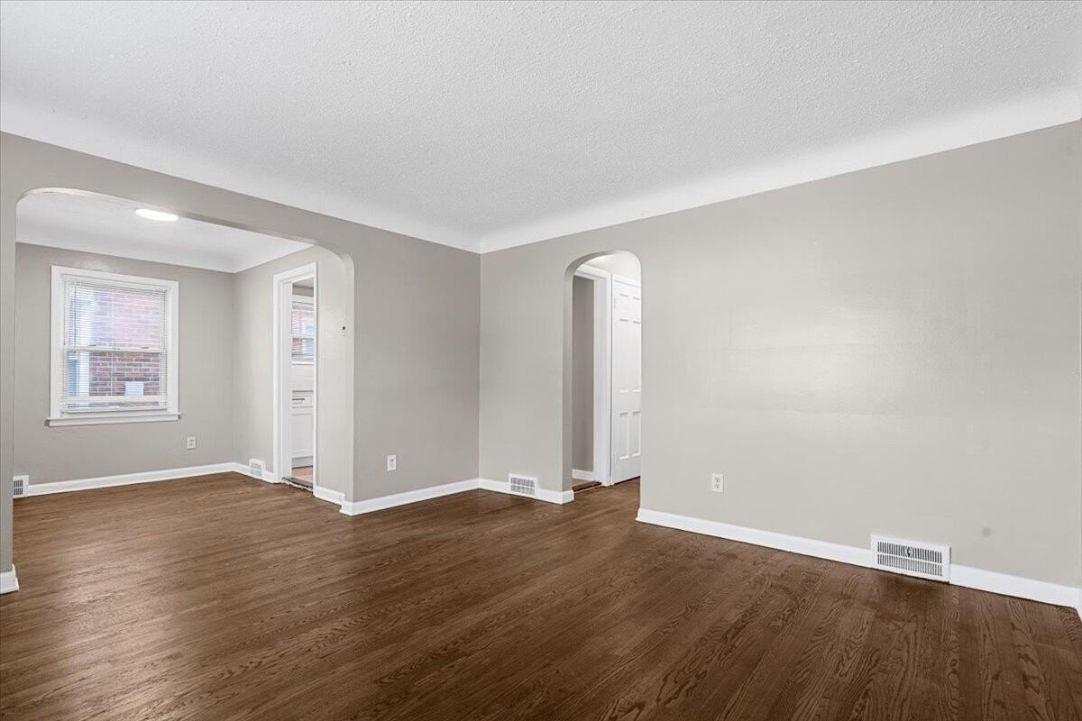 18760 Faust Ave - Photo 2 of 17
