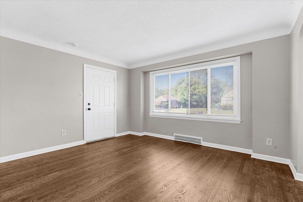 18760 Faust Ave - Photo 3 of 17