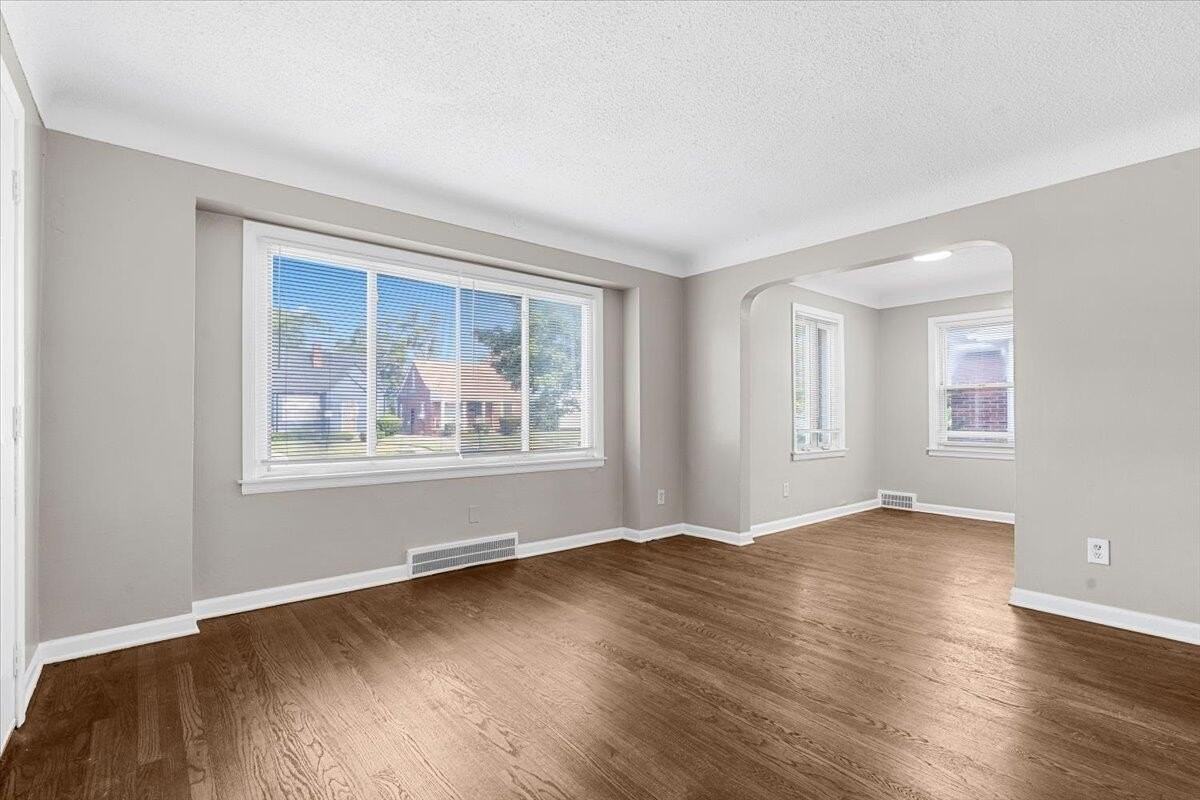 18760 Faust Ave - Photo 4 of 17
