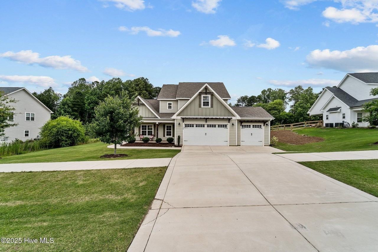 130 Amelia Dr - Photo 2 of 50