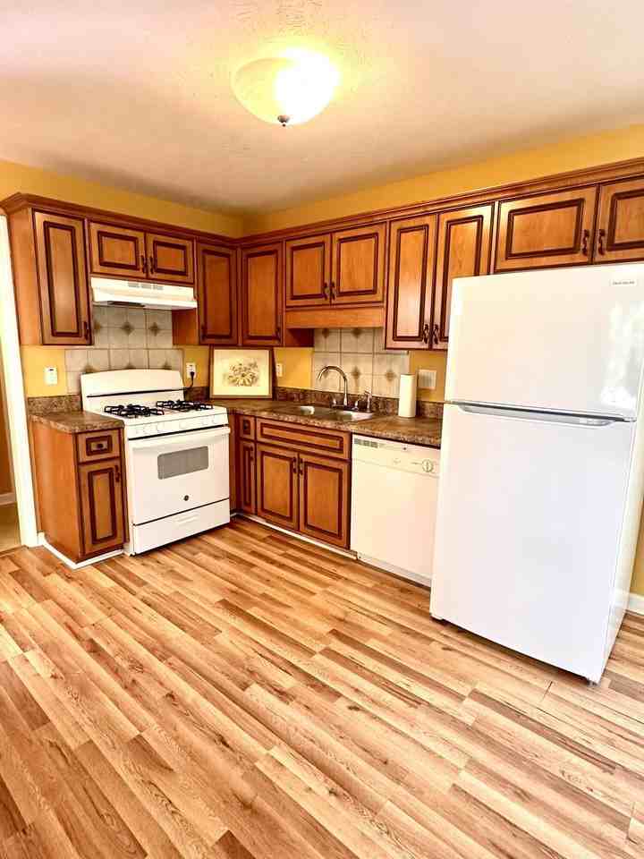 3495 Byron Pl - Photo 4 of 17