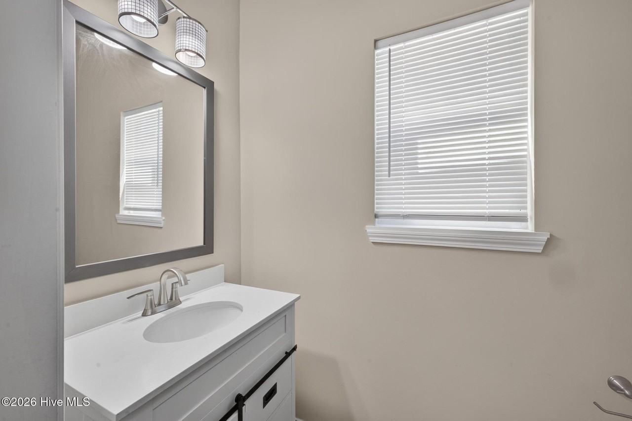 934 Boyd Ln - Photo 4 of 26