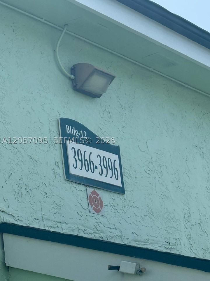 3982 Nw 87th Ave #3982 - Photo 2 of 26