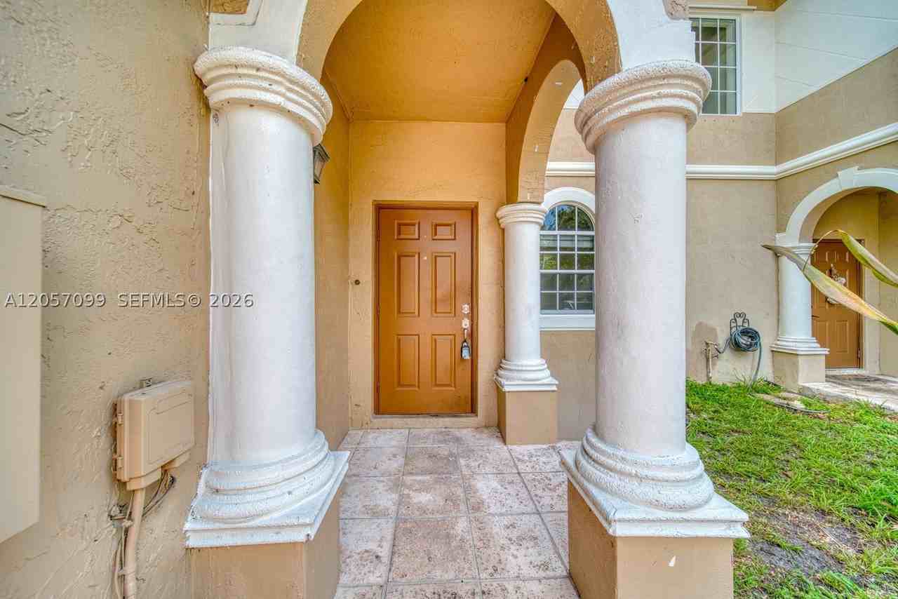14115 Sw 51st Ln #14115 - Photo 4 of 37