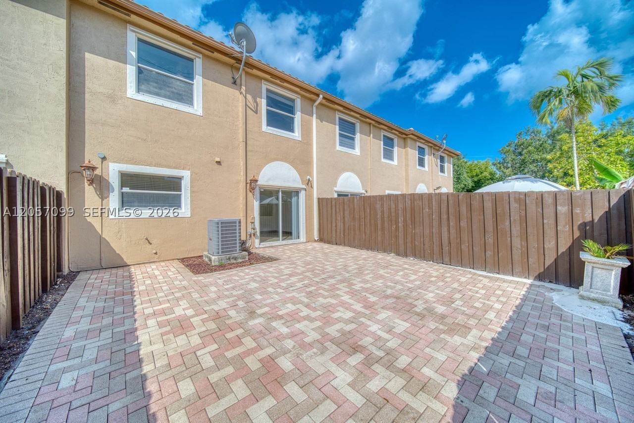 14115 Sw 51st Ln #14115 - Photo 5 of 37