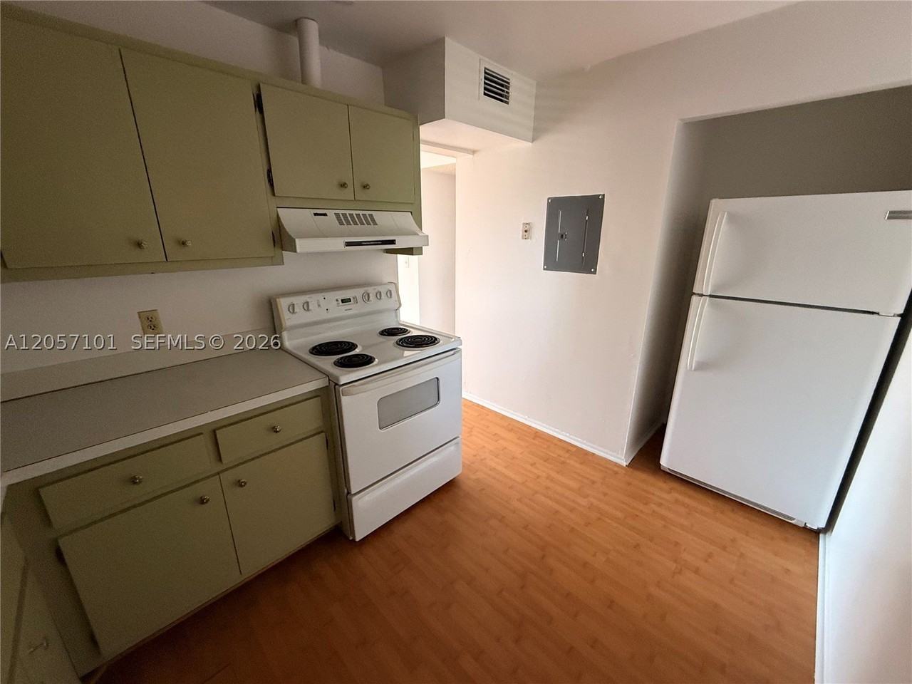 7747 Sw 86th St #D208 - Photo 5 of 10