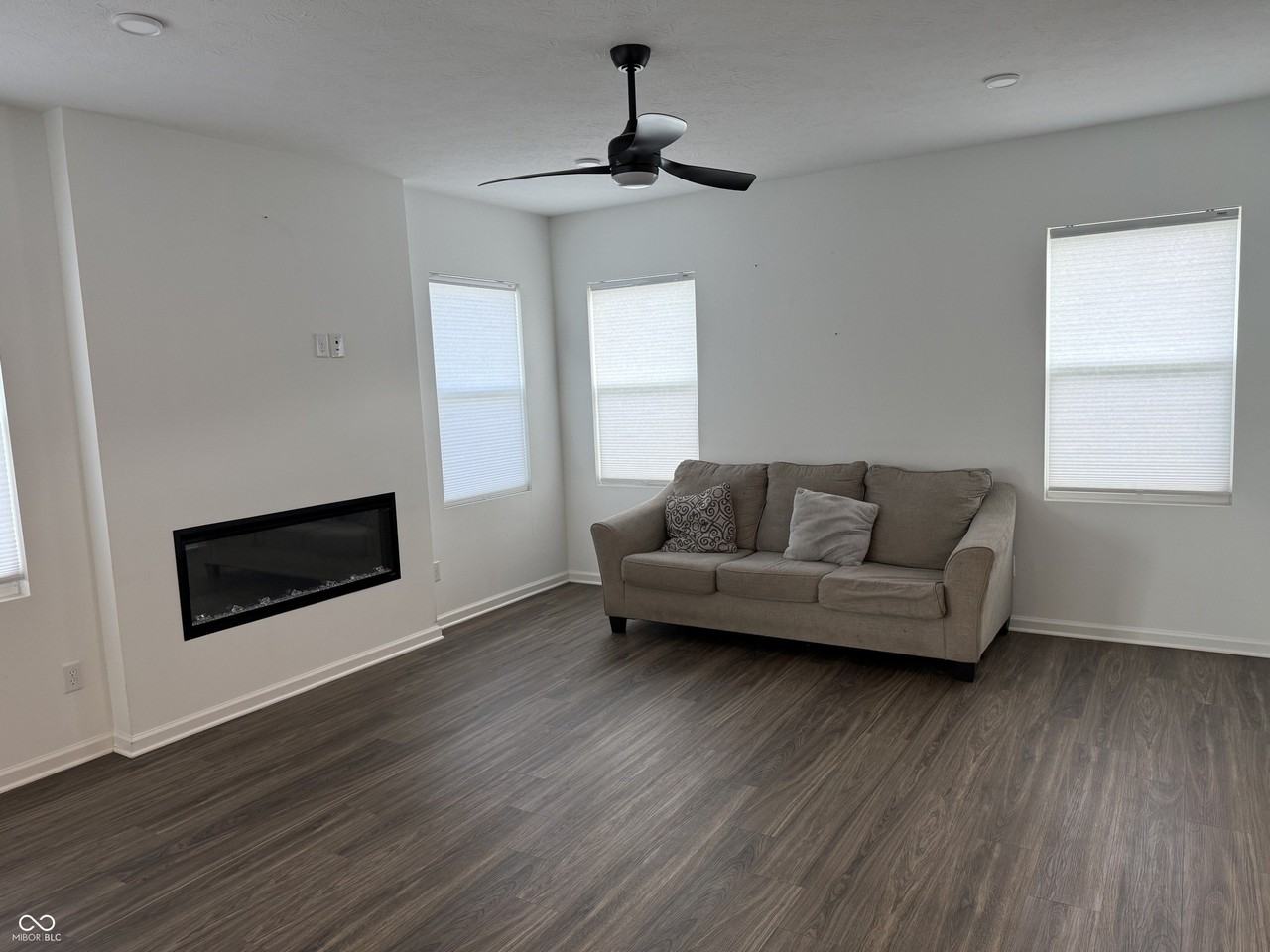 5037 Modernist Blvd - Photo 3 of 8