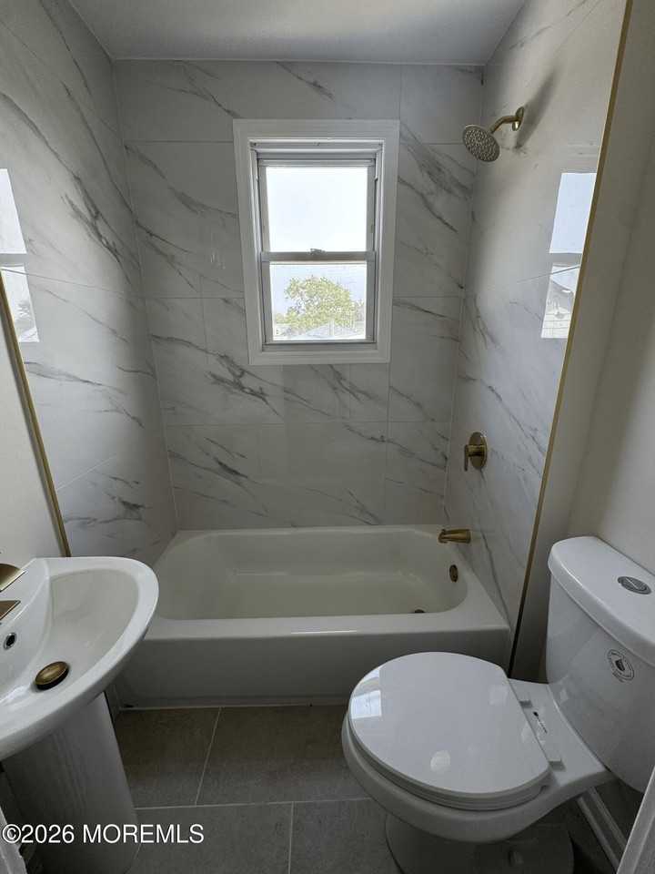 177 Bergen St - Photo 7 of 16