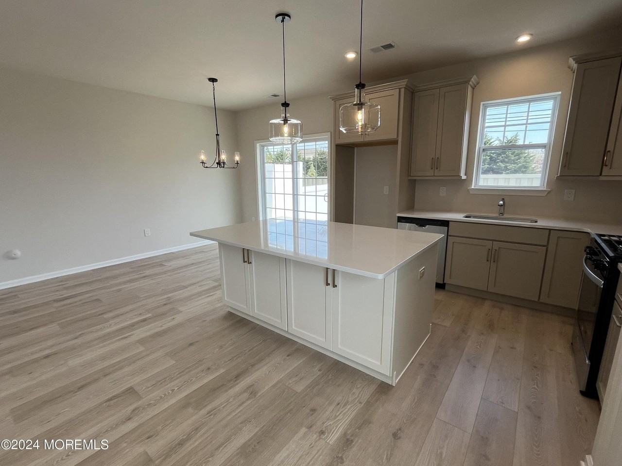 36 Chapel Ln - Photo 3 of 17
