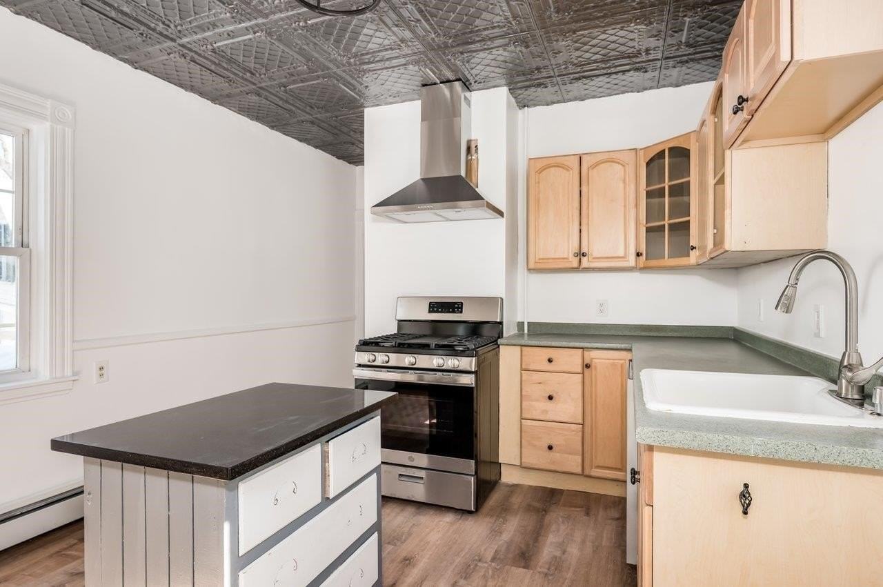43 Main St - Photo 4 of 20