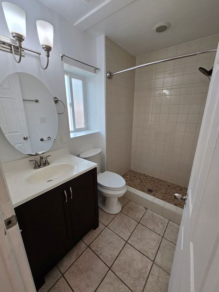 315 E Zuni Dr - Photo 5 of 38