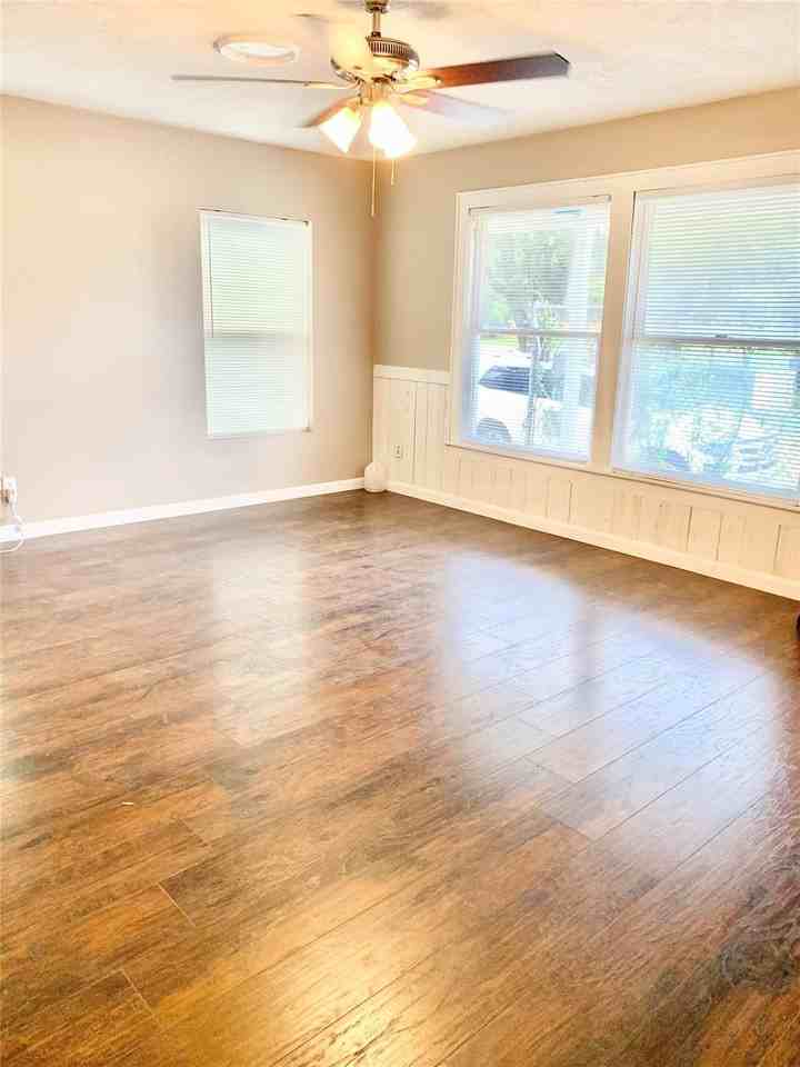 100 Brandies St - Photo 2 of 9