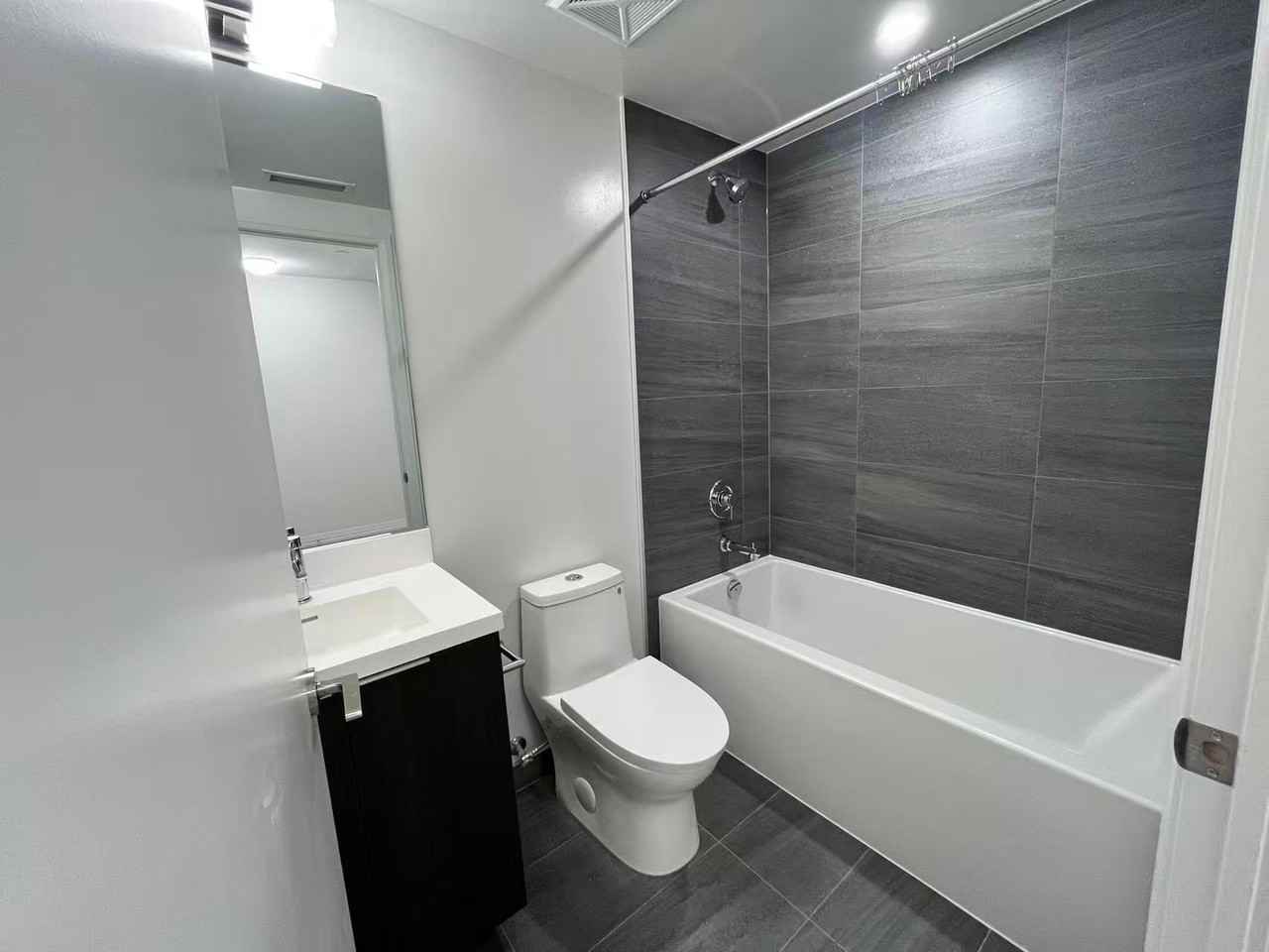 400 King Street West - Photo 4 of 5