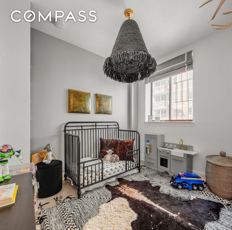 529 W 42nd St #9RR - Photo 7 of 11