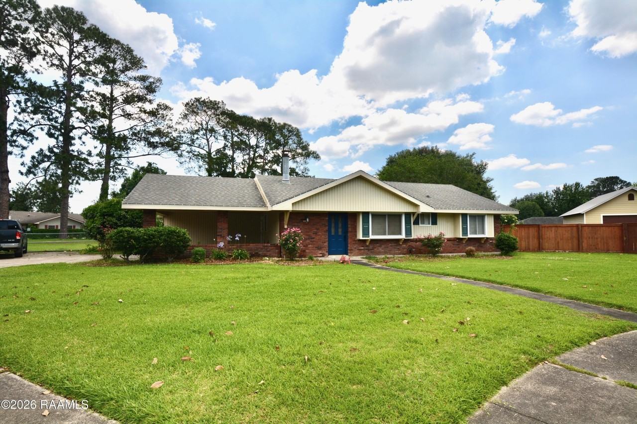 101 Boxwood Dr - Photo 2 of 24