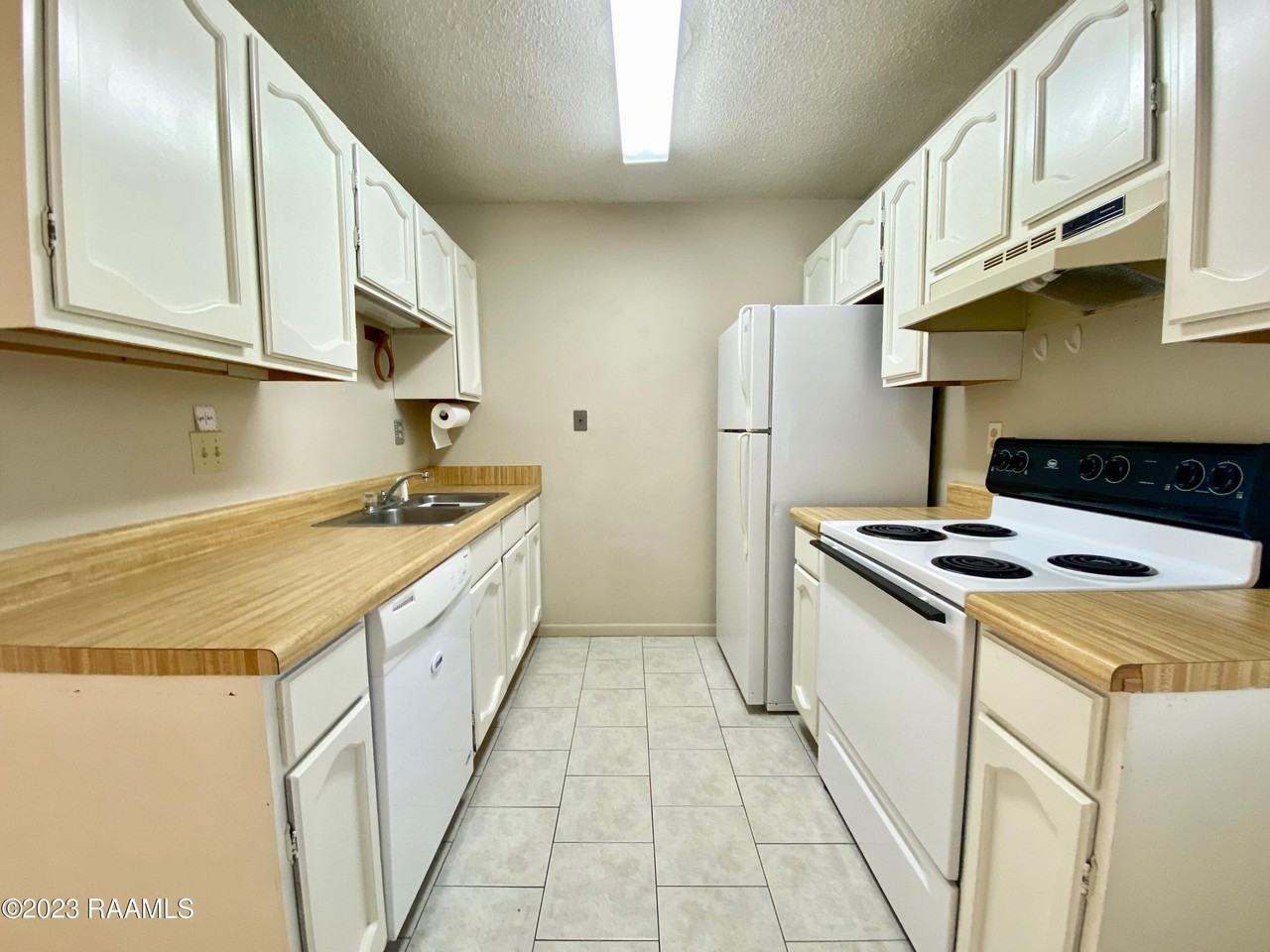 204 Wilkie St - Photo 5 of 12