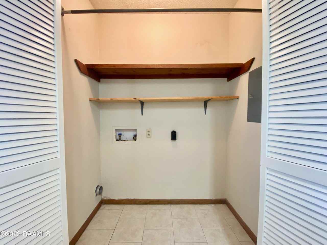 204 Wilkie St - Photo 6 of 12