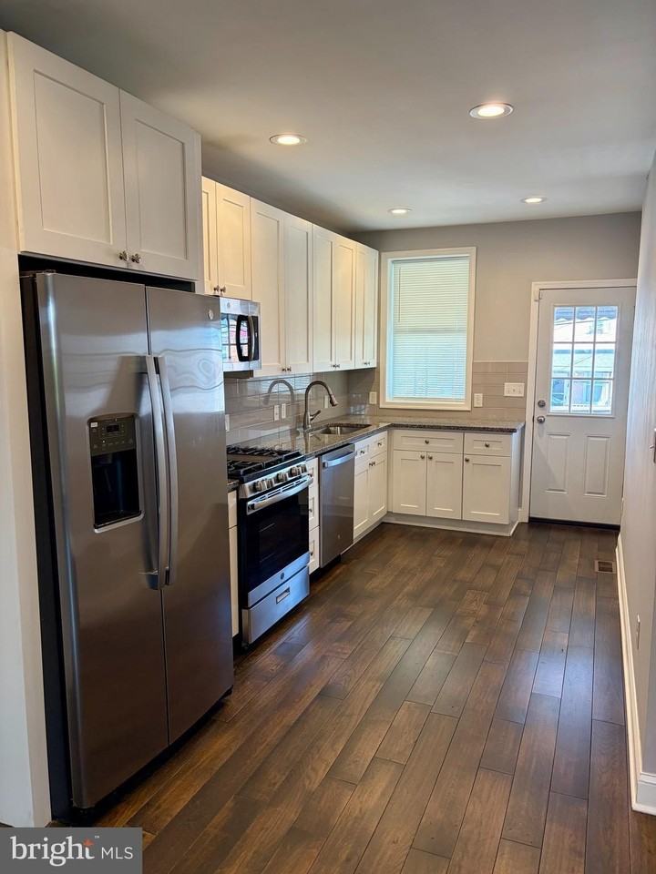 523 Rappolla St - Photo 4 of 13