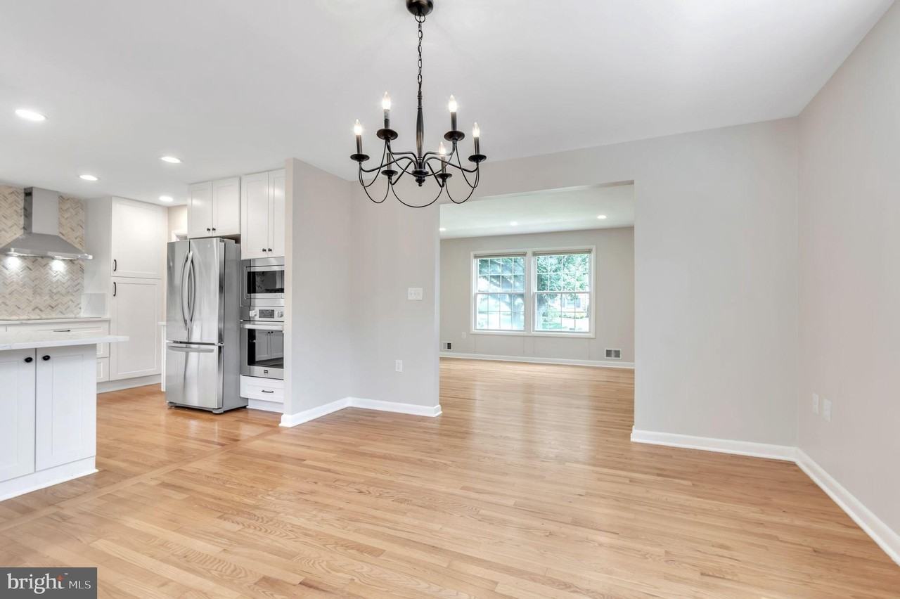 9902 Holmhurst Rd - Photo 7 of 33