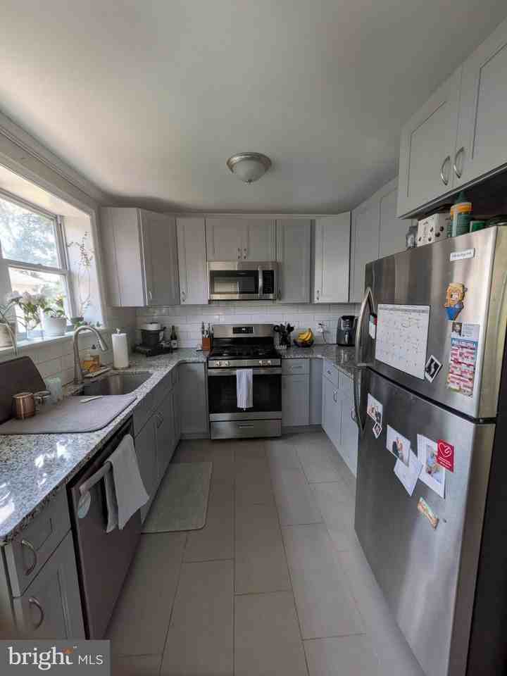 125 Orchard Ave - Photo 4 of 5