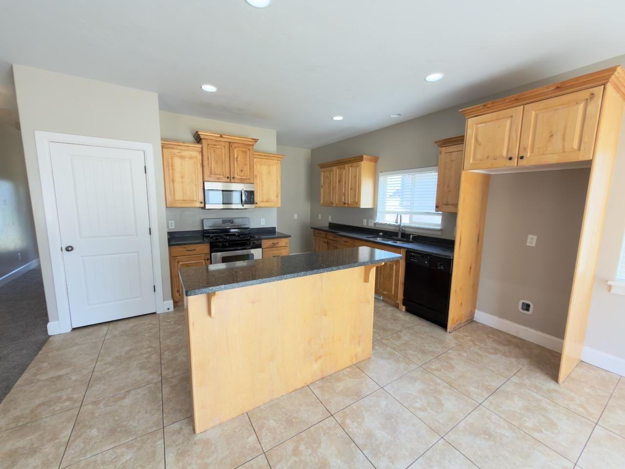 783 W Meadow Side Dr - Photo 4 of 11