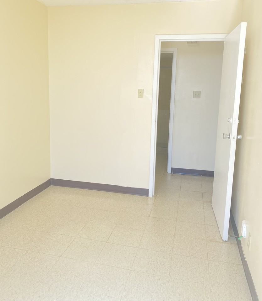 401 Princess Street #919 - Photo 2 of 5