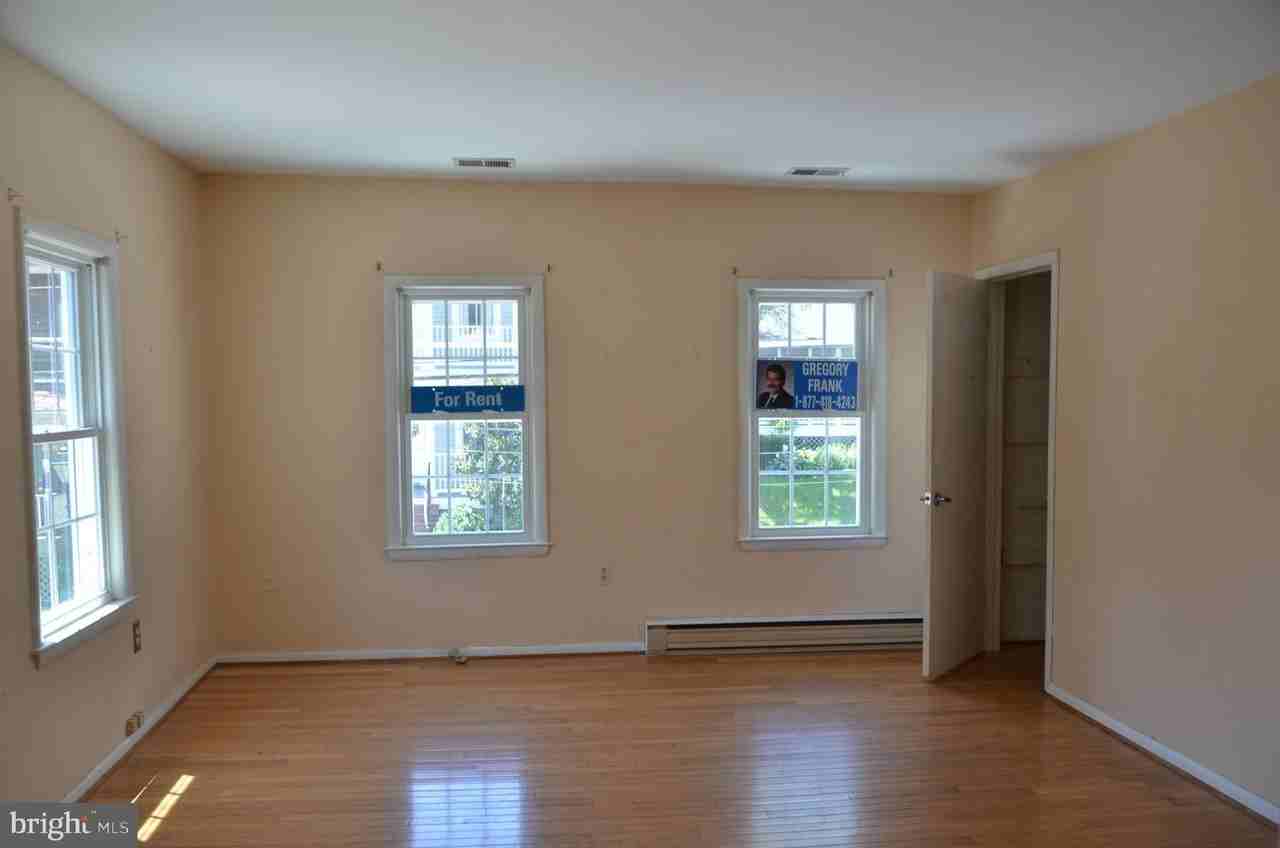 303 Commerce St #C - Photo 5 of 12