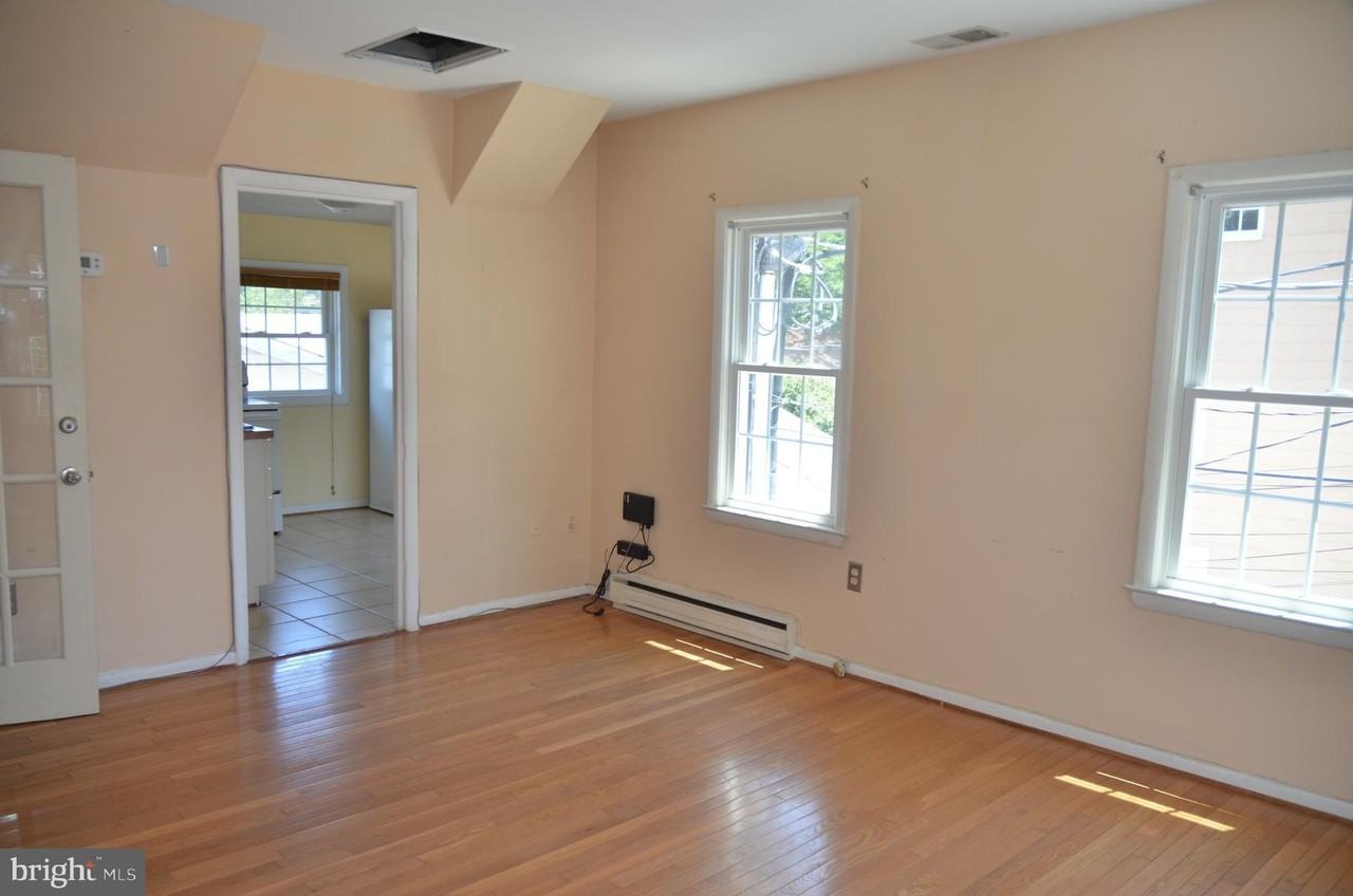303 Commerce St #C - Photo 6 of 12