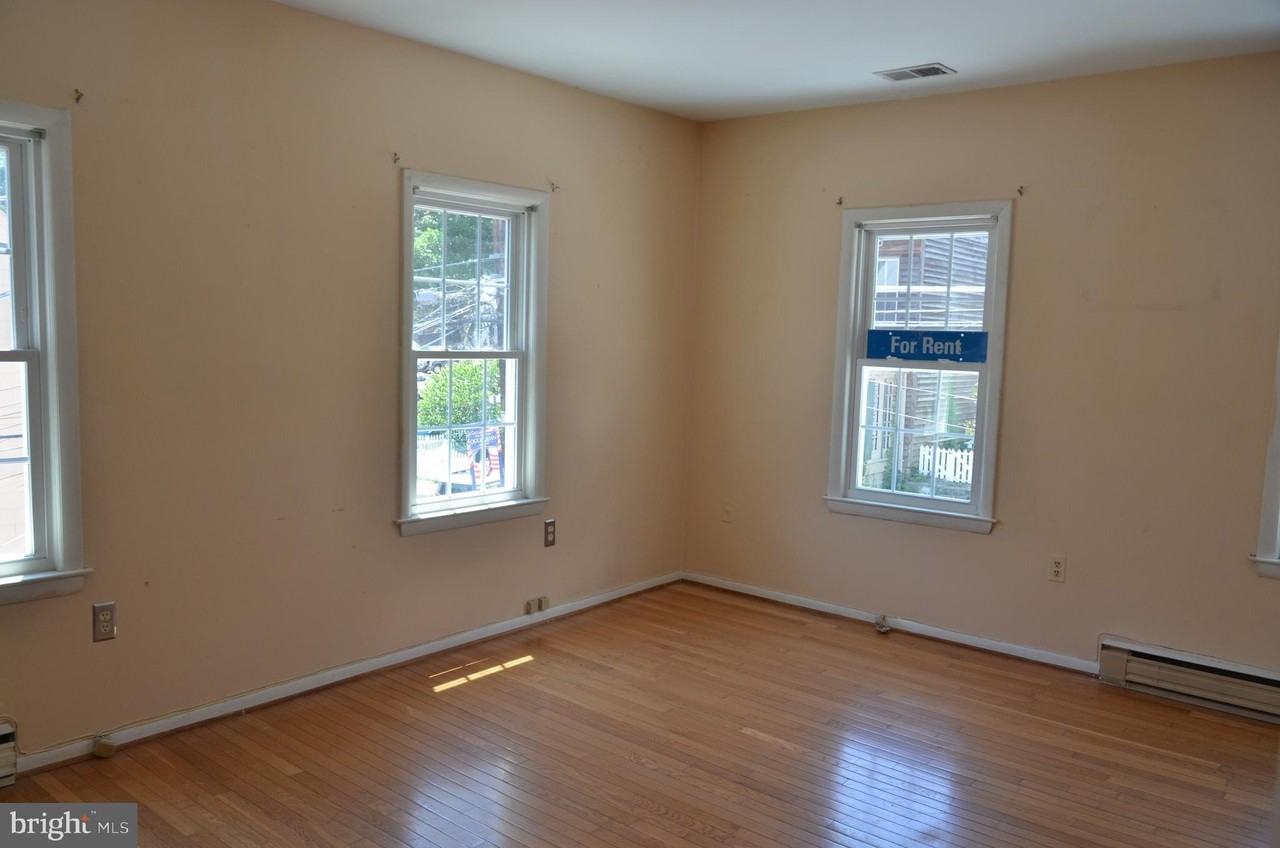 303 Commerce St #C - Photo 7 of 12