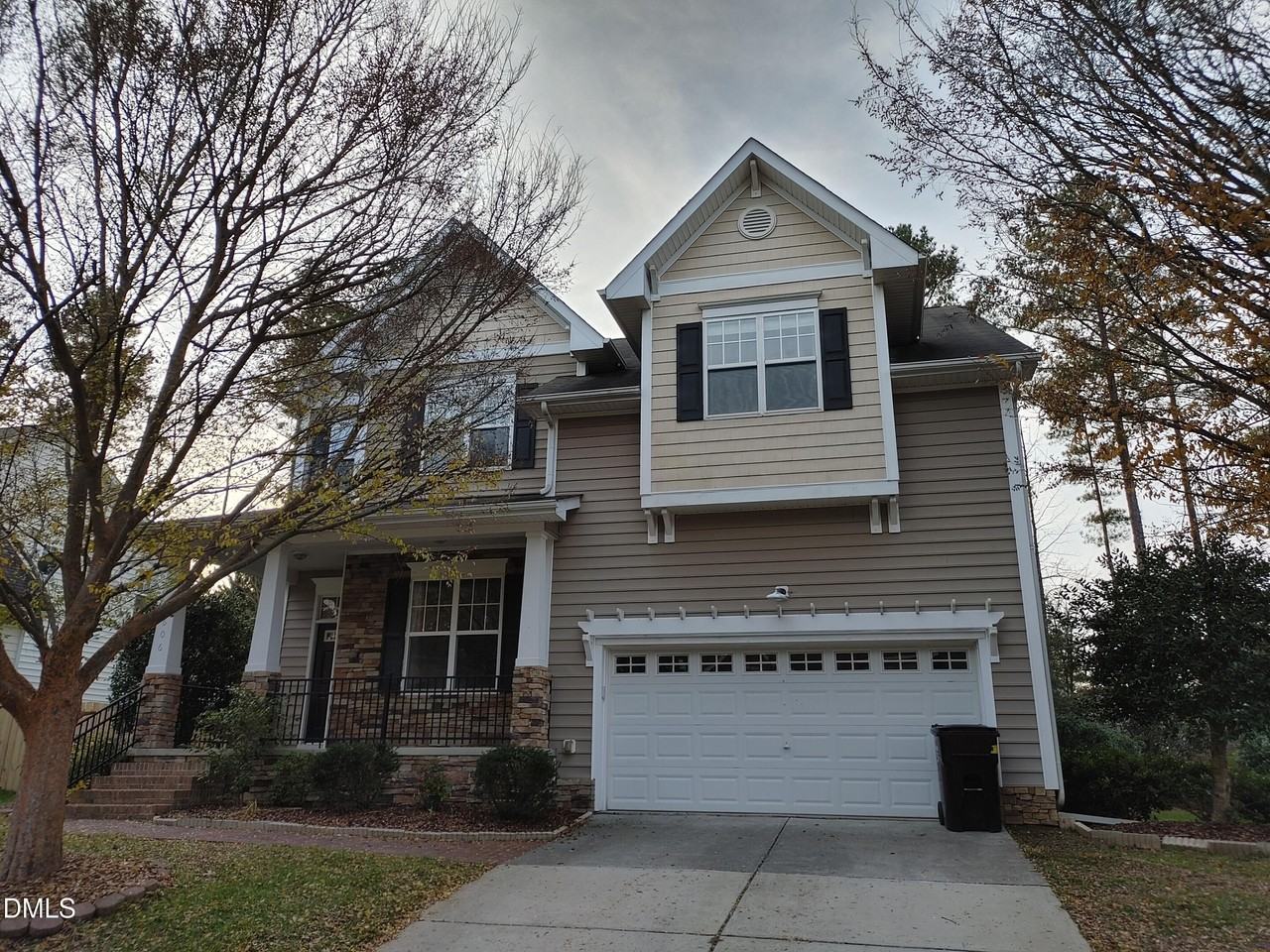606 Lyon Tree Ln