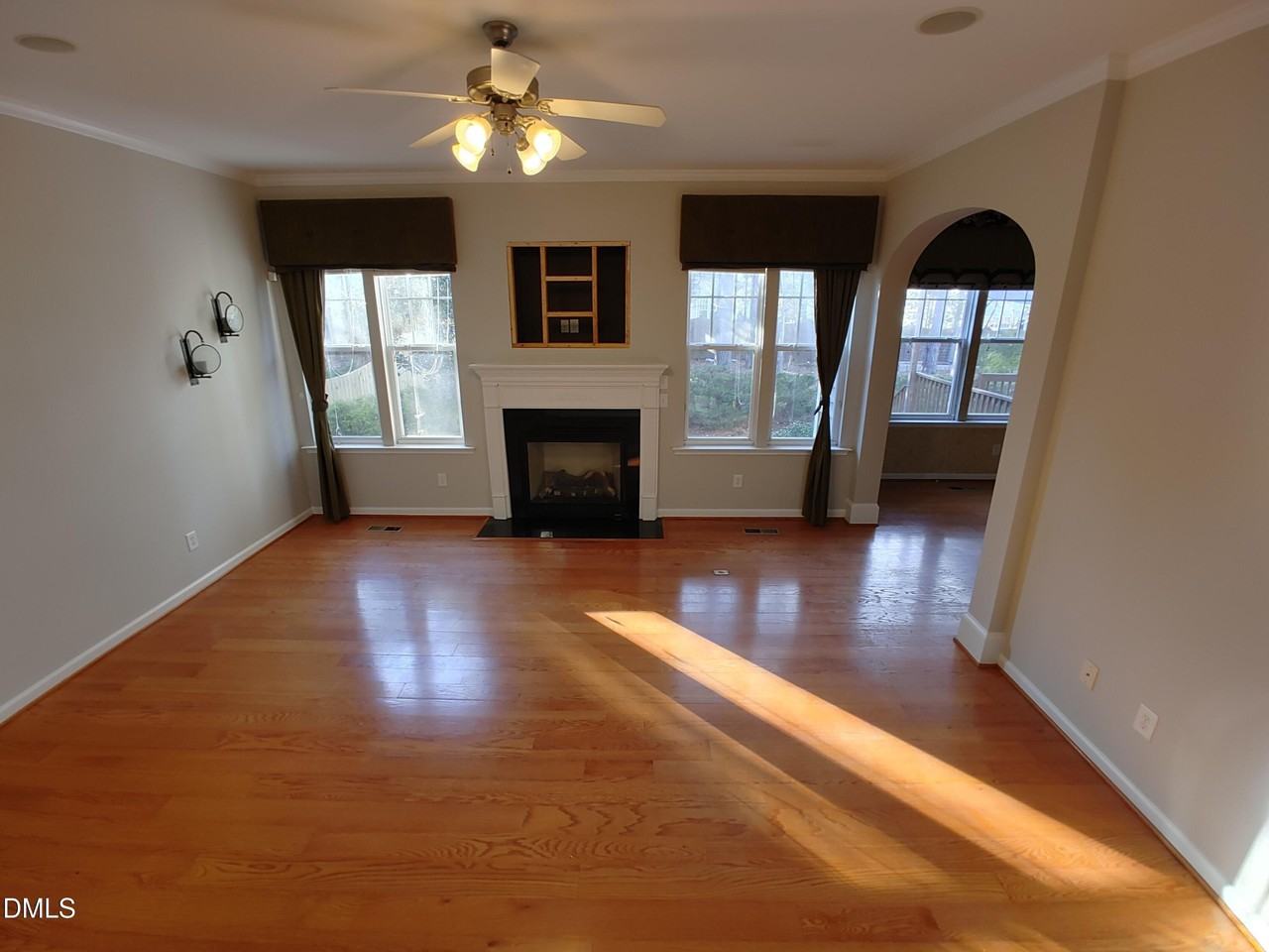 606 Lyon Tree Ln - Photo 4 of 29