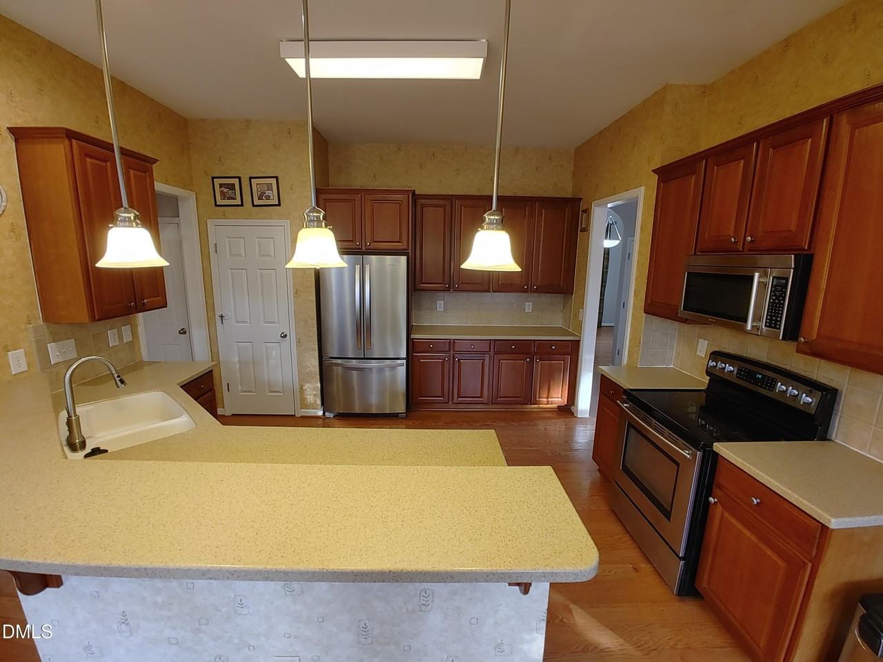 606 Lyon Tree Ln - Photo 7 of 29