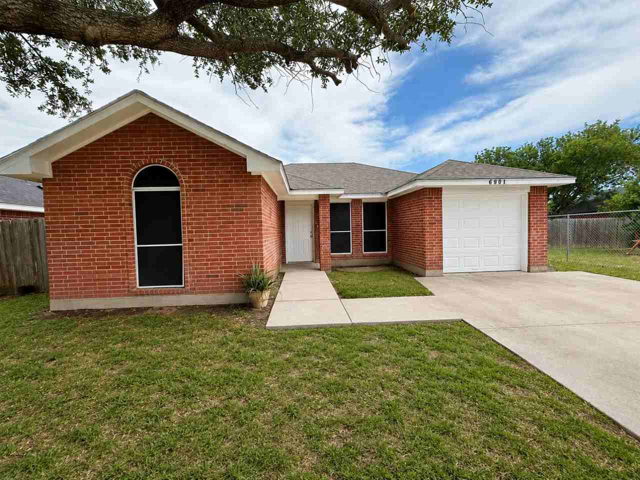 6901 Verano St - Photo 2 of 2