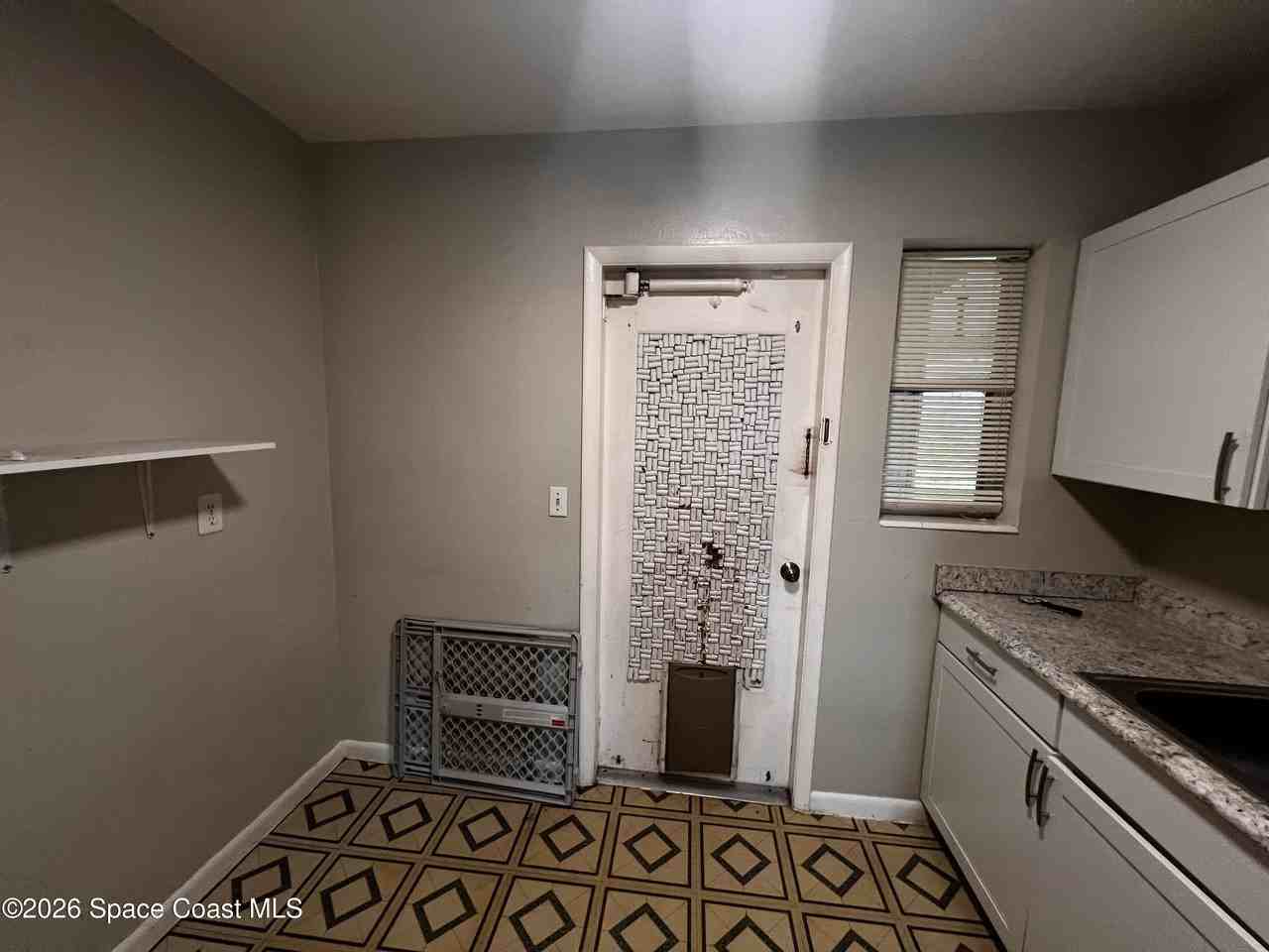 1199 Jordan Ct Ne #B - Photo 5 of 19