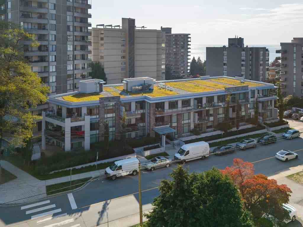 Bellevue - Photo 3 of 50