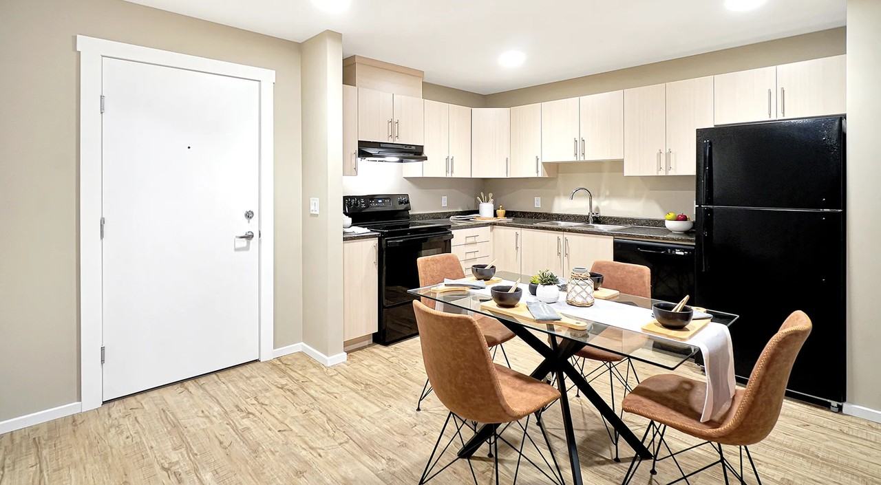 College Heights Apartments - Photo 5 of 17