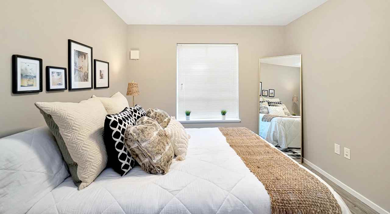 College Heights Apartments - Photo 6 of 17