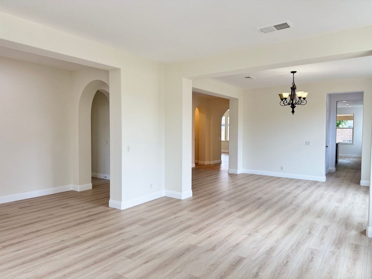 6855 Edinburgh Rd - Photo 6 of 50