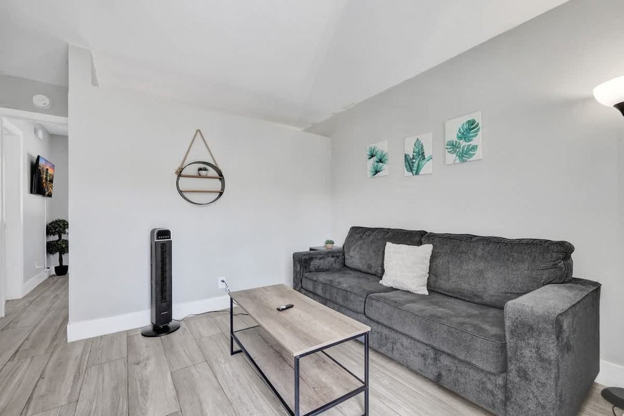 50 Se 12th St #1503988P - Photo 4 of 25