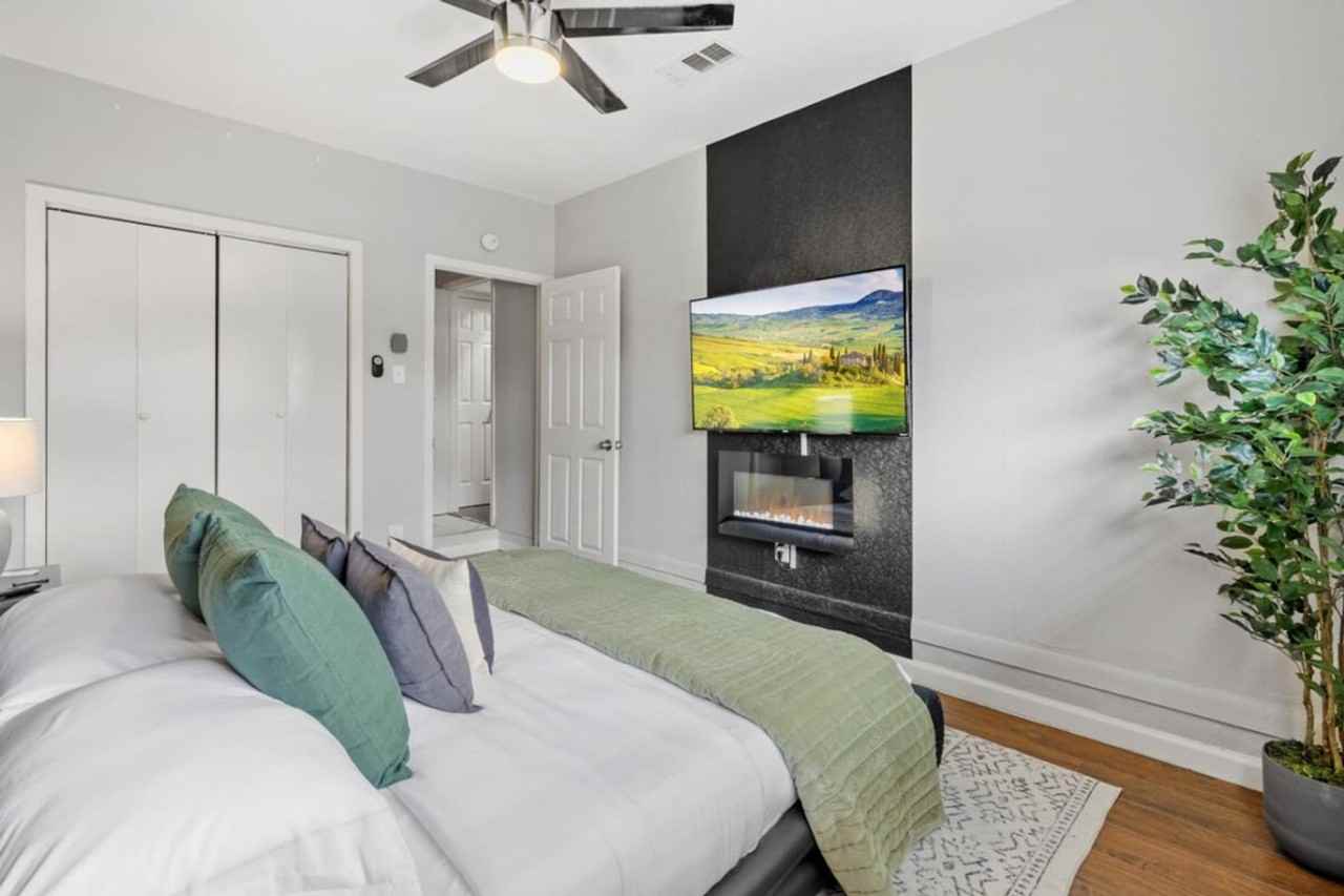 7315 Providence Ave #1587711P - Photo 7 of 32