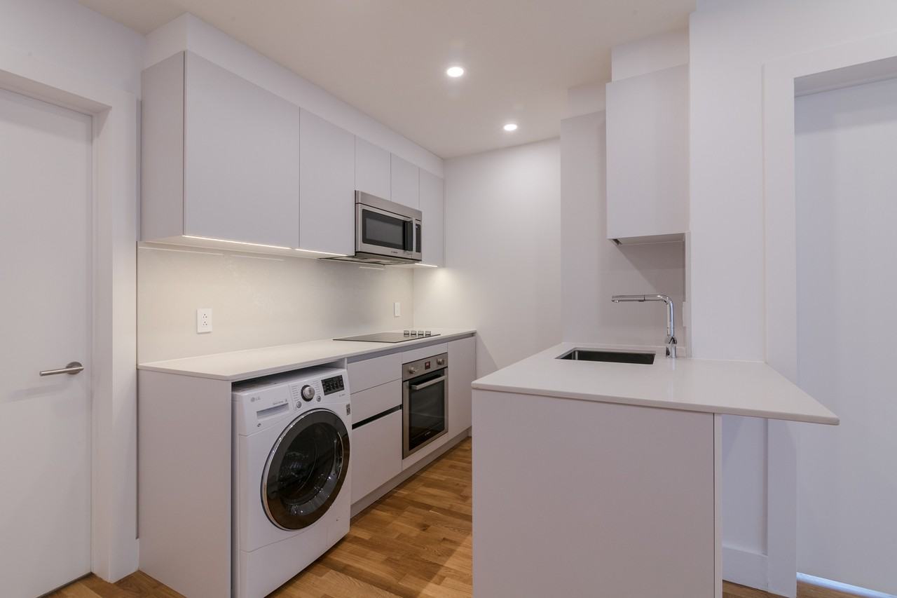 3495 Av Van Horne — photo 1