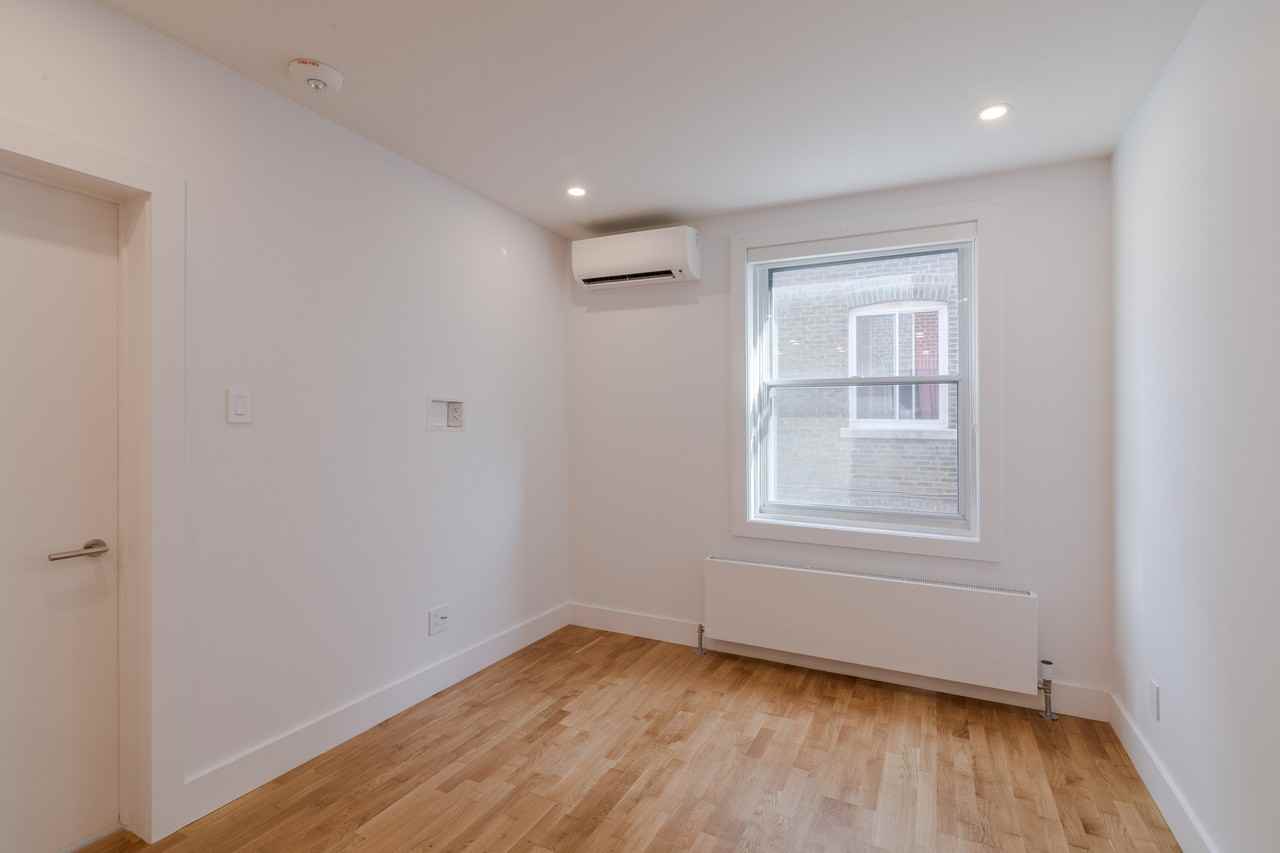 3495 Av Van Horne — photo 3