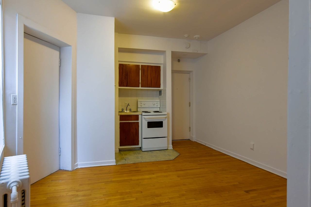 3495 Av Van Horne — photo 1
