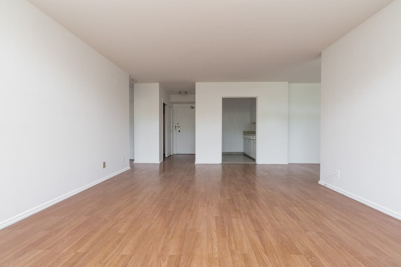 240 Oriole Parkway - Photo 3 of 11